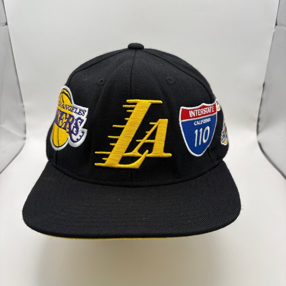 Vintage Mitchell Ness I110 Los Angeles Lakers 2000 2001 2002 NBA Finals Snapback